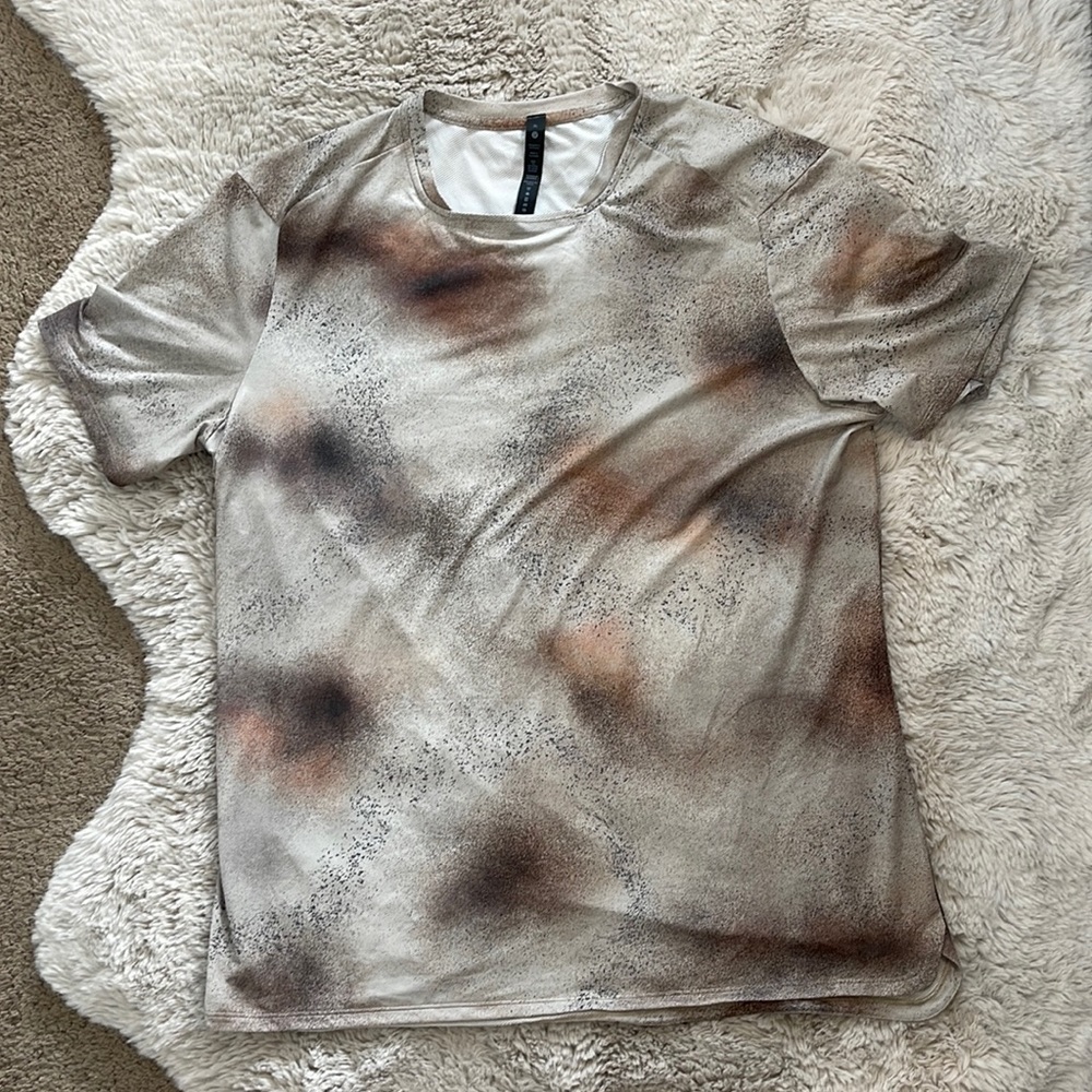 Lululemon Men’s athletic shirt.